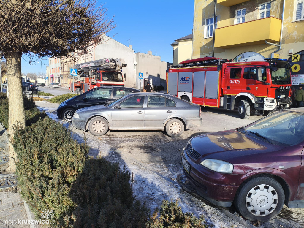 Pilne: Pożar w centrum Kruszwicy. Ogień w jednym ze sklepów [VIDEO]