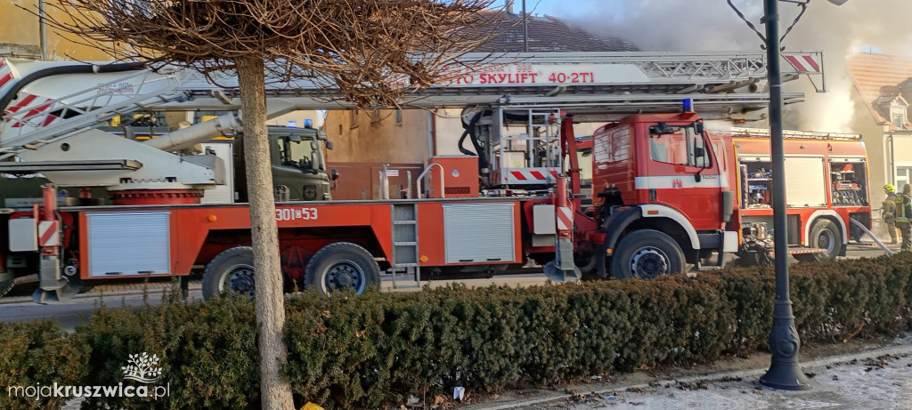 Pilne: Pożar w centrum Kruszwicy. Ogień w jednym ze sklepów [VIDEO]