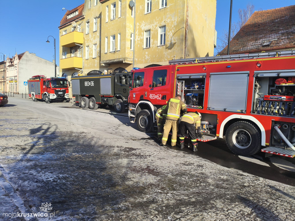 Pilne: Pożar w centrum Kruszwicy. Ogień w jednym ze sklepów [VIDEO]