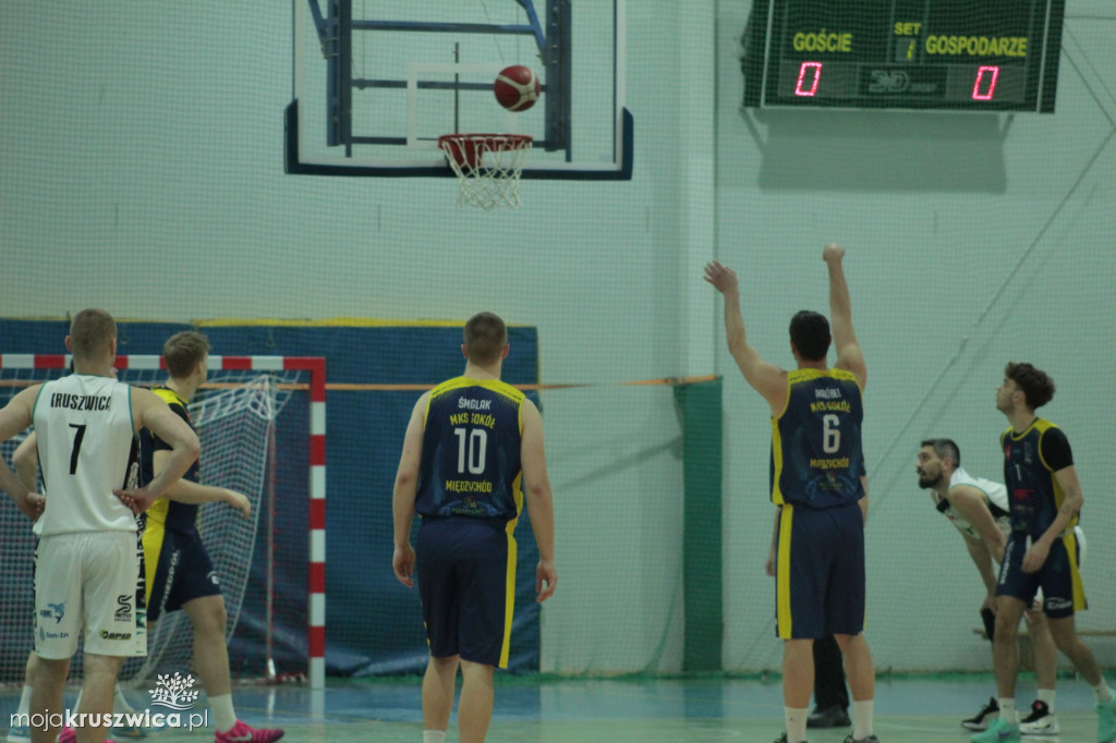 Zwycięstwo UKS Basket 2010 Kruszwica w niedzielnym spotkaniu [ZDJĘCIA]