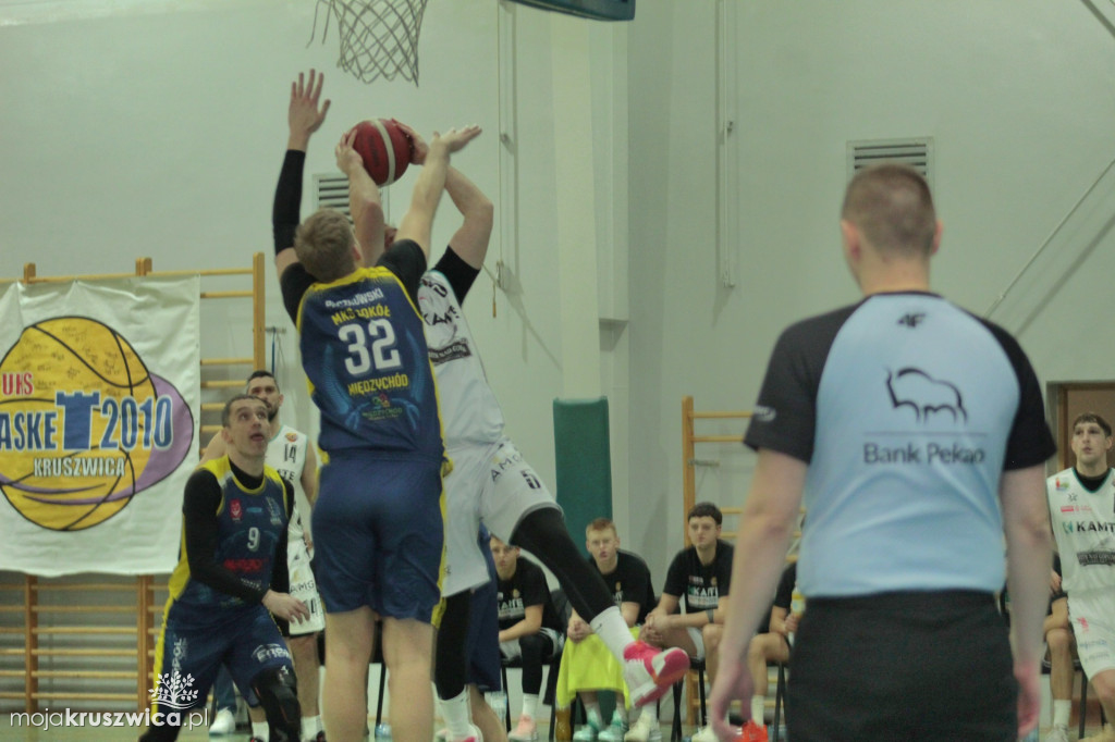 Zwycięstwo UKS Basket 2010 Kruszwica w niedzielnym spotkaniu [ZDJĘCIA]