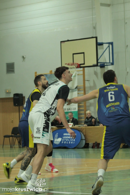 Zwycięstwo UKS Basket 2010 Kruszwica w niedzielnym spotkaniu [ZDJĘCIA]