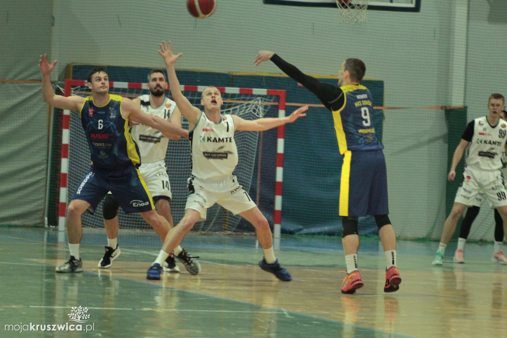 Zwycięstwo UKS Basket 2010 Kruszwica w niedzielnym spotkaniu [ZDJĘCIA]