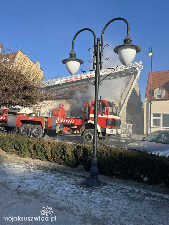 Pracowita interwencja dla strażaków. Pomagali mieszkańcy