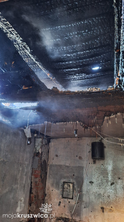 Pracowita interwencja dla strażaków. Pomagali mieszkańcy