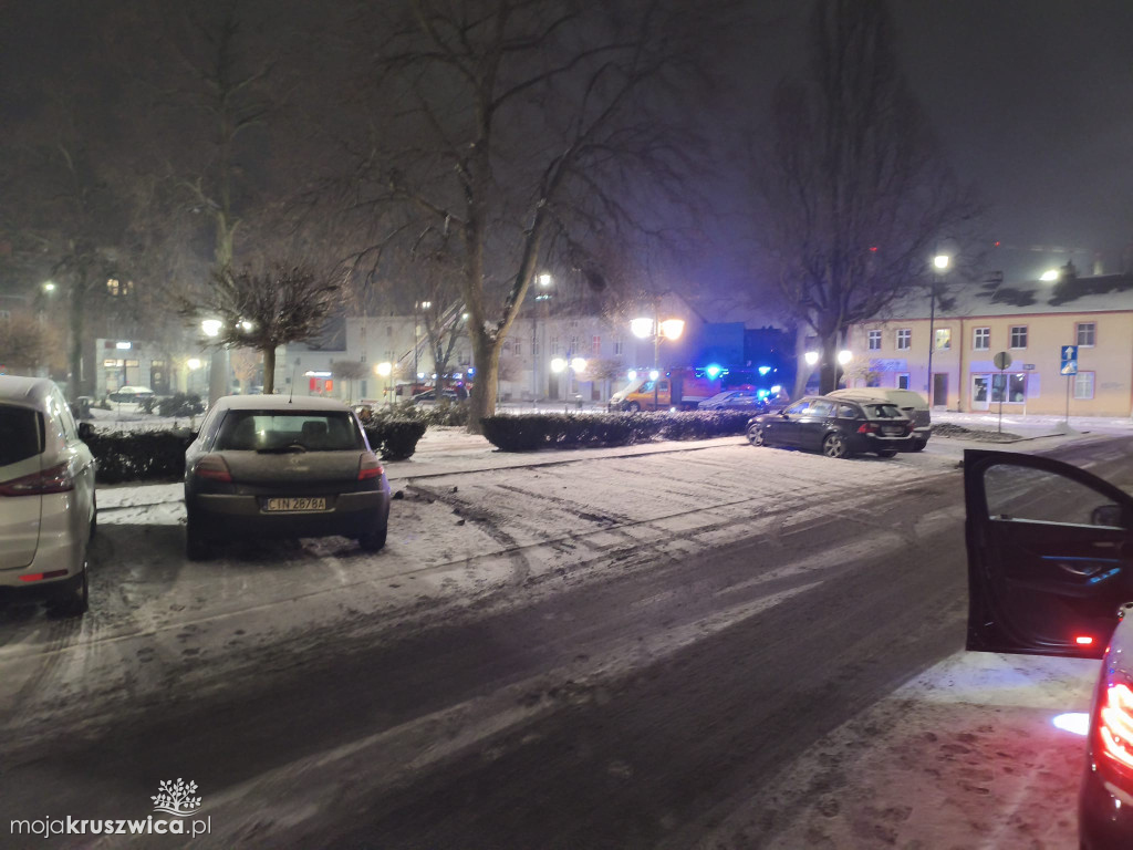 Wieczorna interwencja przy ulicy Rynek. Zapaliła się sadza w kominie [ZDJĘCIA]