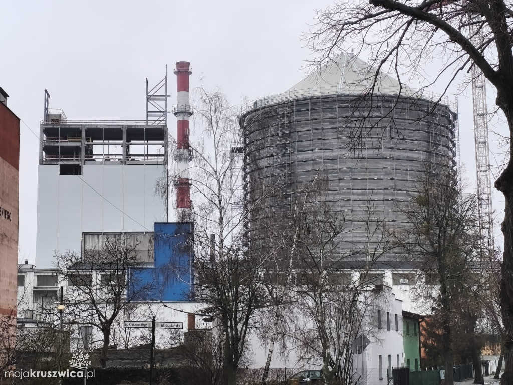 Trwa budowa wielkiego silosu w Kruszwicy. Budowla zmieni krajobraz miasta [FOTO]