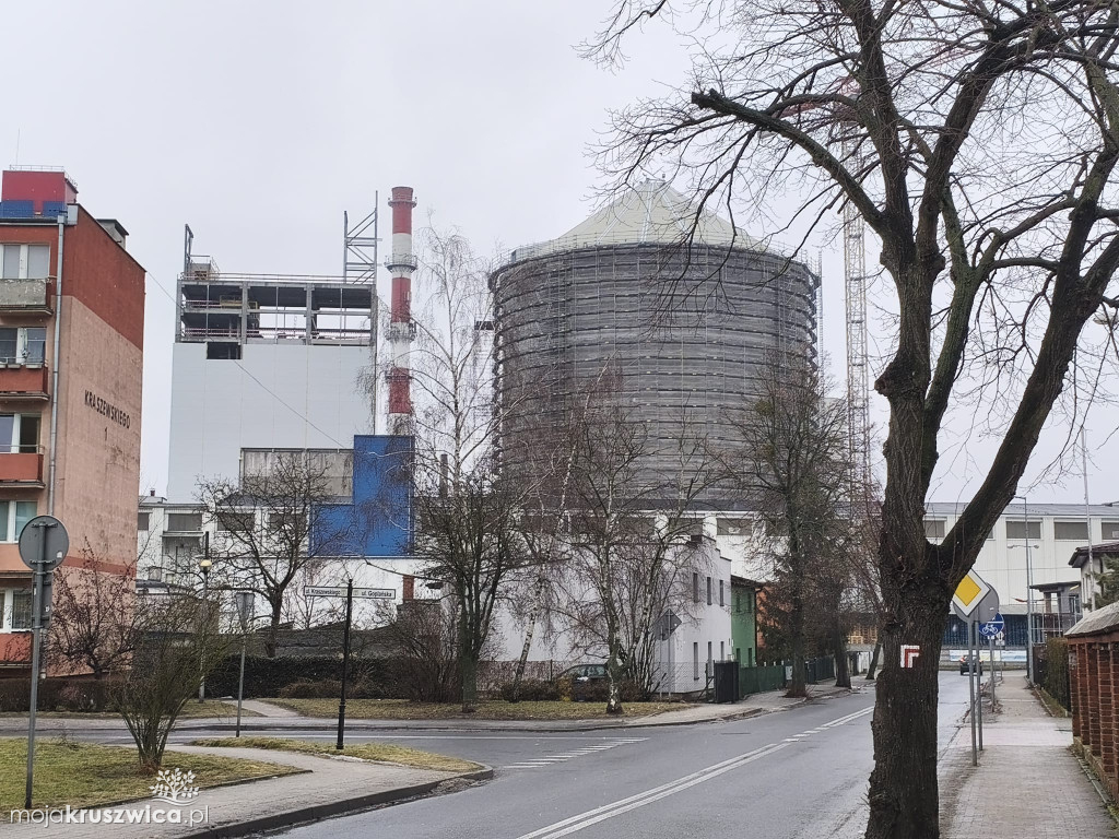 Trwa budowa wielkiego silosu w Kruszwicy. Budowla zmieni krajobraz miasta [FOTO]