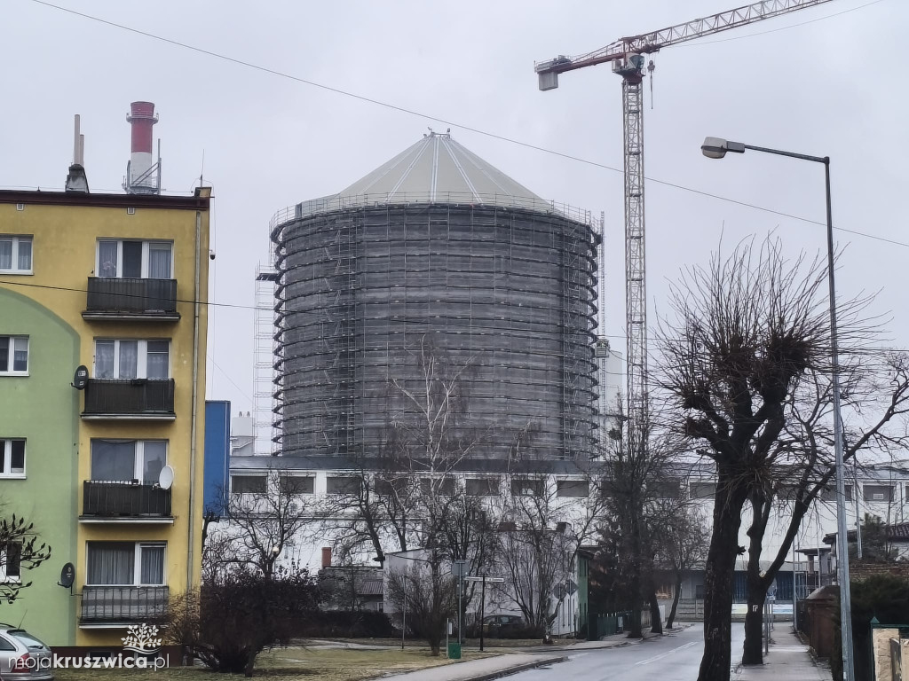Trwa budowa wielkiego silosu w Kruszwicy. Budowla zmieni krajobraz miasta [FOTO]