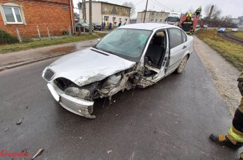 Na Poznańskiej doszło do zderzenia się dwóch aut osobowych-2370