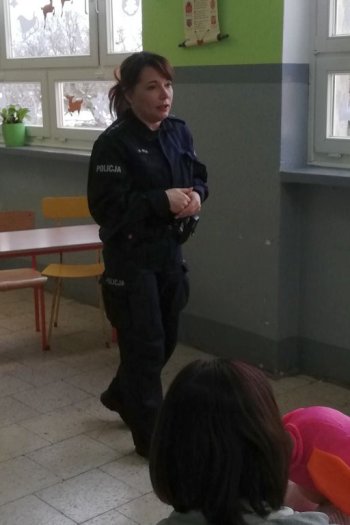 Trwają spotkania z policjantami w kruszwickich szkołach-2831