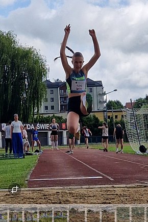 Uczennice z Kruszwicy z medalami wojewódzkimi-5342