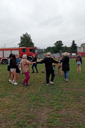 Festyn Rodzinny w Lachmirowicach. Zabawa mimo kapryśnej pogody-5505