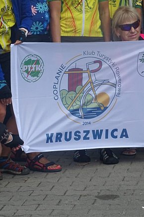 Ruszyli \"Śladami ziemiaństwa na Kujawach\". Trwa rajd rowerowy [FOTO]-5579