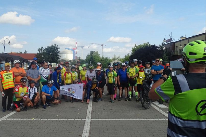 Ruszyli &quot;Śladami ziemiaństwa na Kujawach&quot;. Trwa rajd rowerowy [FOTO]