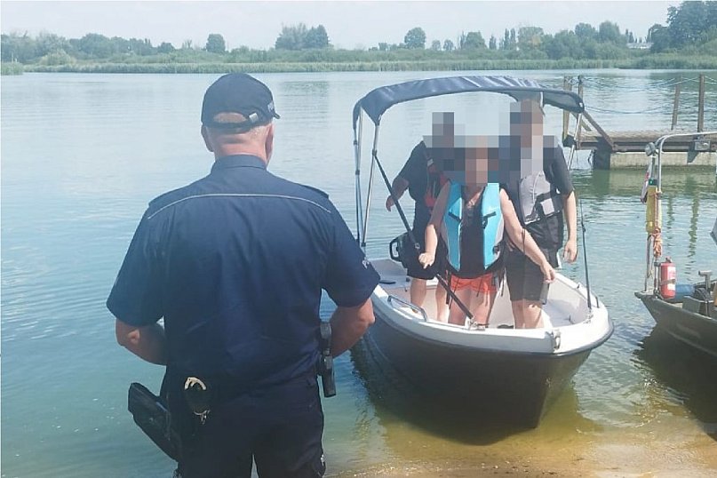 Służby skontrolowały 4 kąpieliska, 2 jednostki pływające i wędkarza