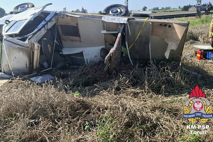 REGION: Śmiertelny wypadek na przejeździe kolejowym. Pociąg uderzył w kampera