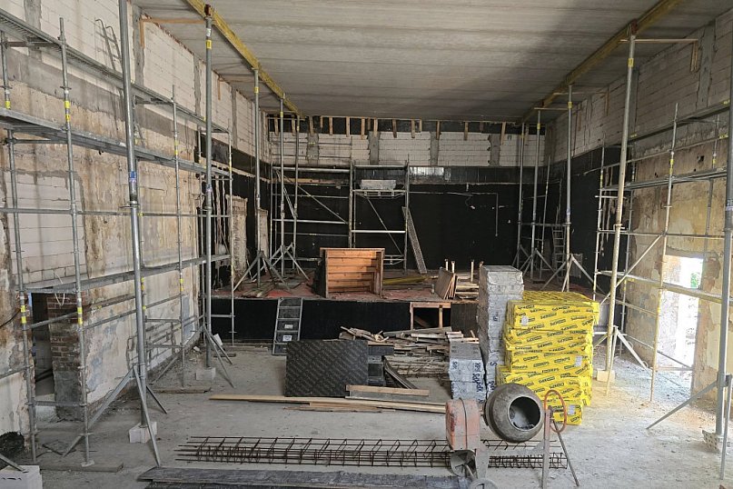 Postęp prac przy budowie Centrum Kultury i Sportu „Ziemowit” w Kruszwicy