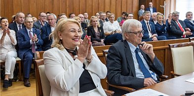 Elżbieta Piniewska ponownie przewodniczącą sejmiku województwa-32156