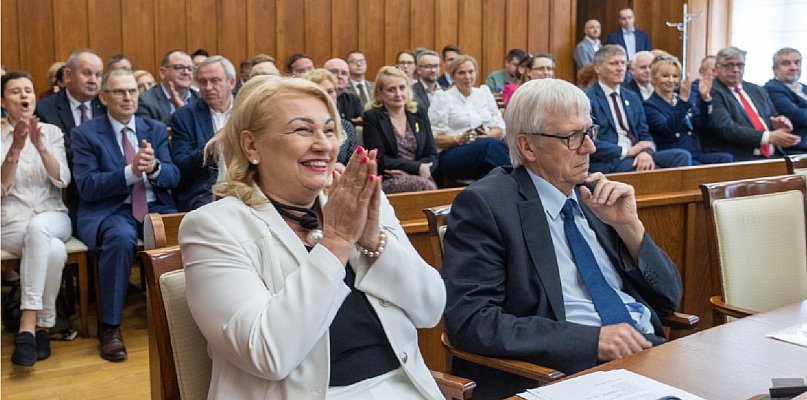 Elżbieta Piniewska ponownie przewodniczącą sejmiku województwa - 32156