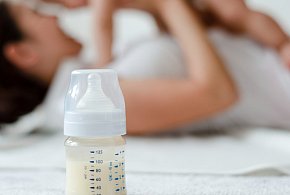 Groźna bakteria w mleku dla niemowląt. Nie podawaj dzieciom!-32171