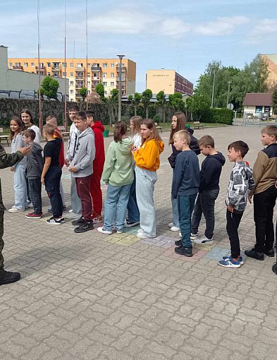 Edukacja z wojskiem w Szkole Podstawowej nr 1 w Kruszwicy-32251