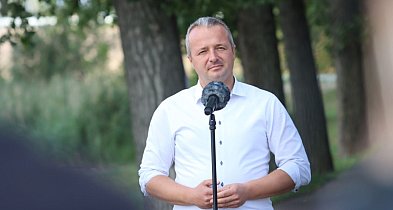 Mikołaj Bogdanowicz wyszedł z inicjatywą obniżenia swojej pensji. Co na to radni?-32496