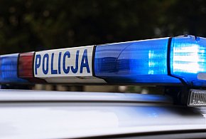 Kruszwiccy policjanci pilotowali pojazd do szpitala w trosce o zdrowie mężczyzny-32760