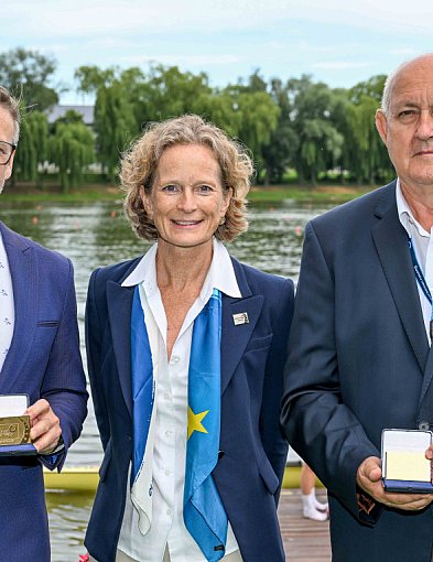 Stefan Janeczek wyróżniony honorowym medalem "European rowing"-32899