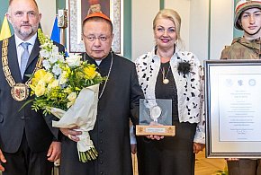 Kujawsko-pomorskie/ Kard. Grzegorz Ryś otrzymał Nagrodę Kopernikańską Fides at Rat-33054