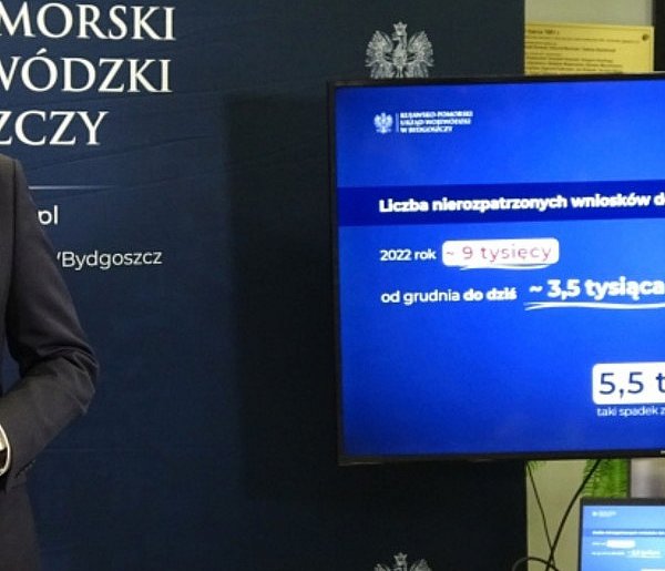 Wojewoda: Urzędnicy z biura paszportowego w Inowrocławiu z zarzutami-33145