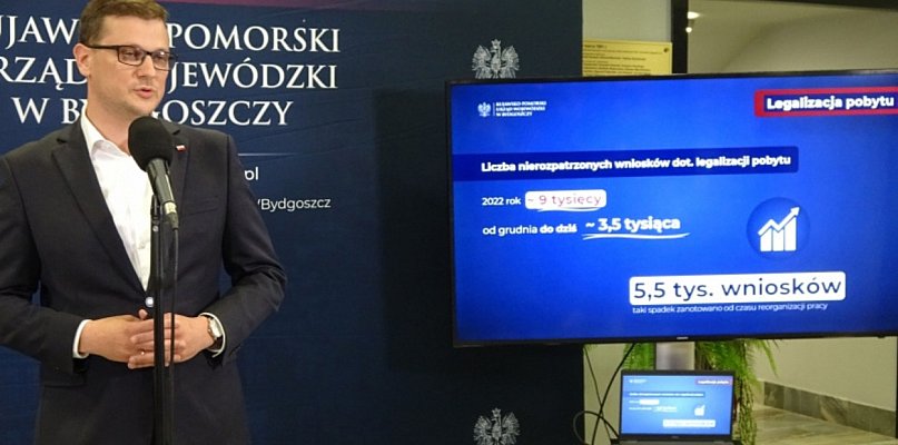 Wojewoda: Urzędnicy z biura paszportowego w Inowrocławiu z zarzutami - 33145