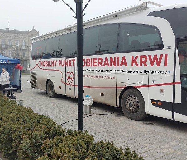 W Kruszwicy trwa mobilna akcja honorowego poboru krwi-39016