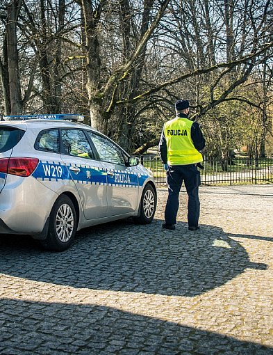 30-latek z Kruszwicy zatrzymany za kradzieże. Jego łupem padały kawa i alkohol-42156