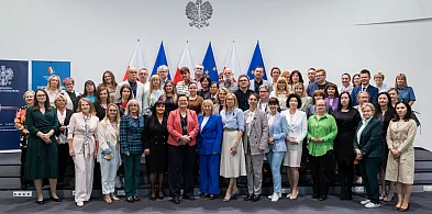 Rozmowy o oświacie z udziałem wiceminister oraz nauczycieli i dyrektorów szkół-42196