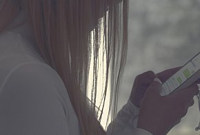 Odgórny zakaz telefonów w szkołach? MEN zdradza plany zmian-42791