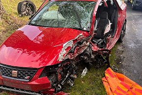 Boczna kolizja na DW254. Jedna osoba ranna-43000