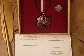 Majka Żywicka-Luckner uhonorowana Brązowym Medalem „Zasłużony Kulturze"-43241