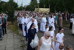 Nie wszyscy o tym wiedzą. Czy udział w procesji Bożego Ciała to obowiązek?-43260