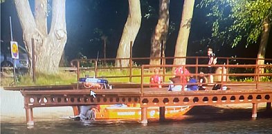 O krok od tragedii na Dzikiej Plaży. Znów skakano do wody z pomostu-43271
