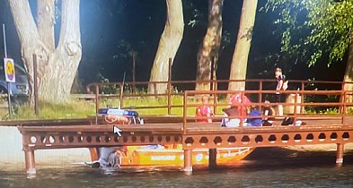 O krok od tragedii na Dzikiej Plaży. Znów skakano do wody z pomostu-43271