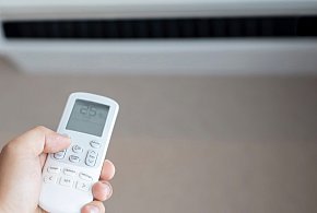 Chłodzisz się klimatyzacją? Oto, co najczęściej robią źle Polacy-43746