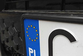 Rejestracja auta przez internet i koniec z przynoszeniem tablic. Rząd przyjął...-43756