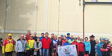 Rowerzyści rozpoczęli pielgrzymkę na Jasną Górę. Za nimi Msza Święta [FOTO]-43928