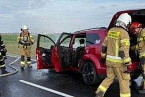 Pożar auta na obwodnicy Sławska Wielkiego [ZDJĘCIA]-44047