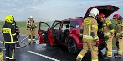 Pożar auta na obwodnicy Sławska Wielkiego [ZDJĘCIA]-44047