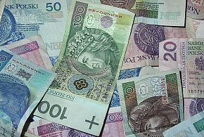 Przez lata dostawali zaniżoną emeryturę. Przełom dla tysięcy seniorów-44604