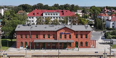 REGION: Zabytkowy dworzec w Mogilnie otwarty dla podróż-45291