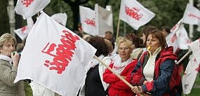 Oświatowa „S” oflaguje szkoły i przedszkola protestując
