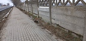 Ogrodzenie przy drodze krajowej nr 62. Burmistrz przeka